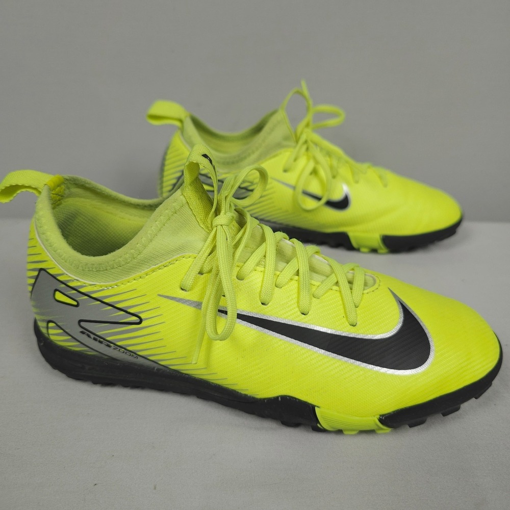 Nike Mercurial Vapor 16 Indoor Soccer Shoes Boy 3.5Y Youth Volt Green Neon Turf